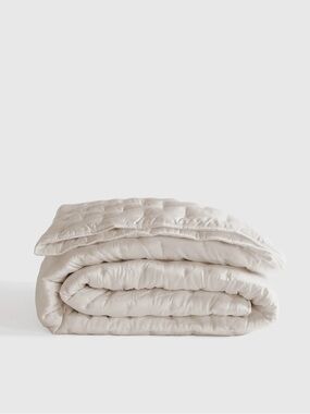 NWT QUINCE Bamboo Dream Quilt King/Cal King Sand 2694